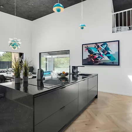 Beautiful In With Kitchen *