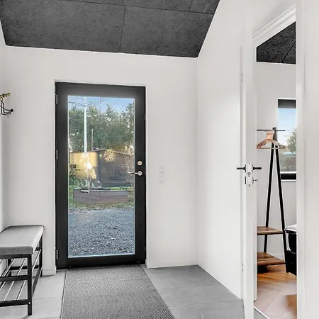 Beautiful In With Kitchen Holiday home *